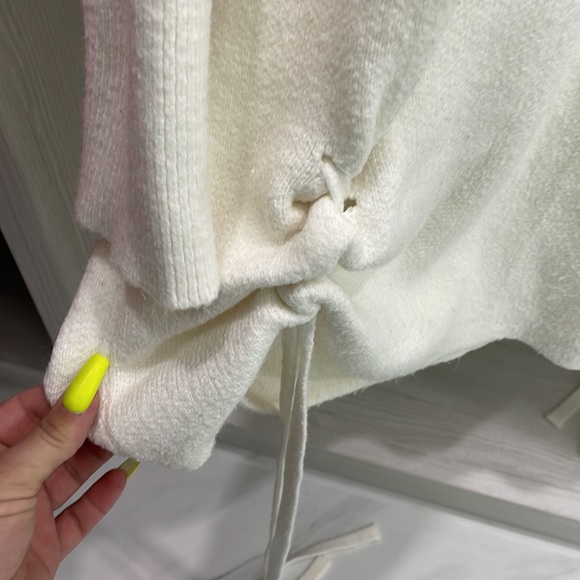 Selfie Couture faux fur hoodie - Picture 3 of 8